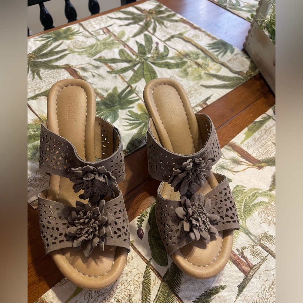 Bjorndal women’s Sandals with Floral Design